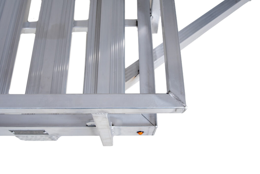 good welding example on open plank