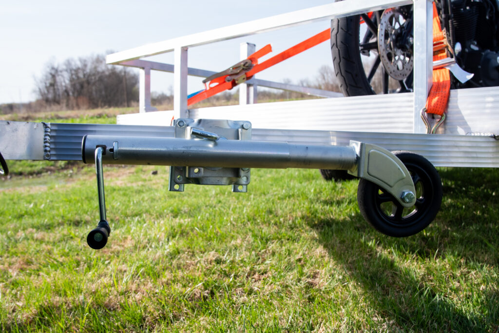 swivel on aluminum trailer
