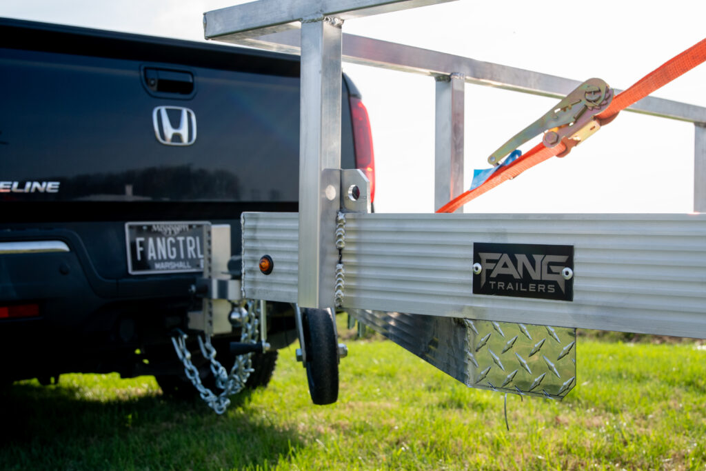 weld and fang logo and fang trl, Mississippi plate